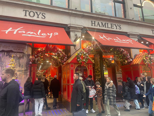 ロンドンレポートvol.10 大人も楽しめる!ロンドンのおもちゃ屋さん「Hamleys」
