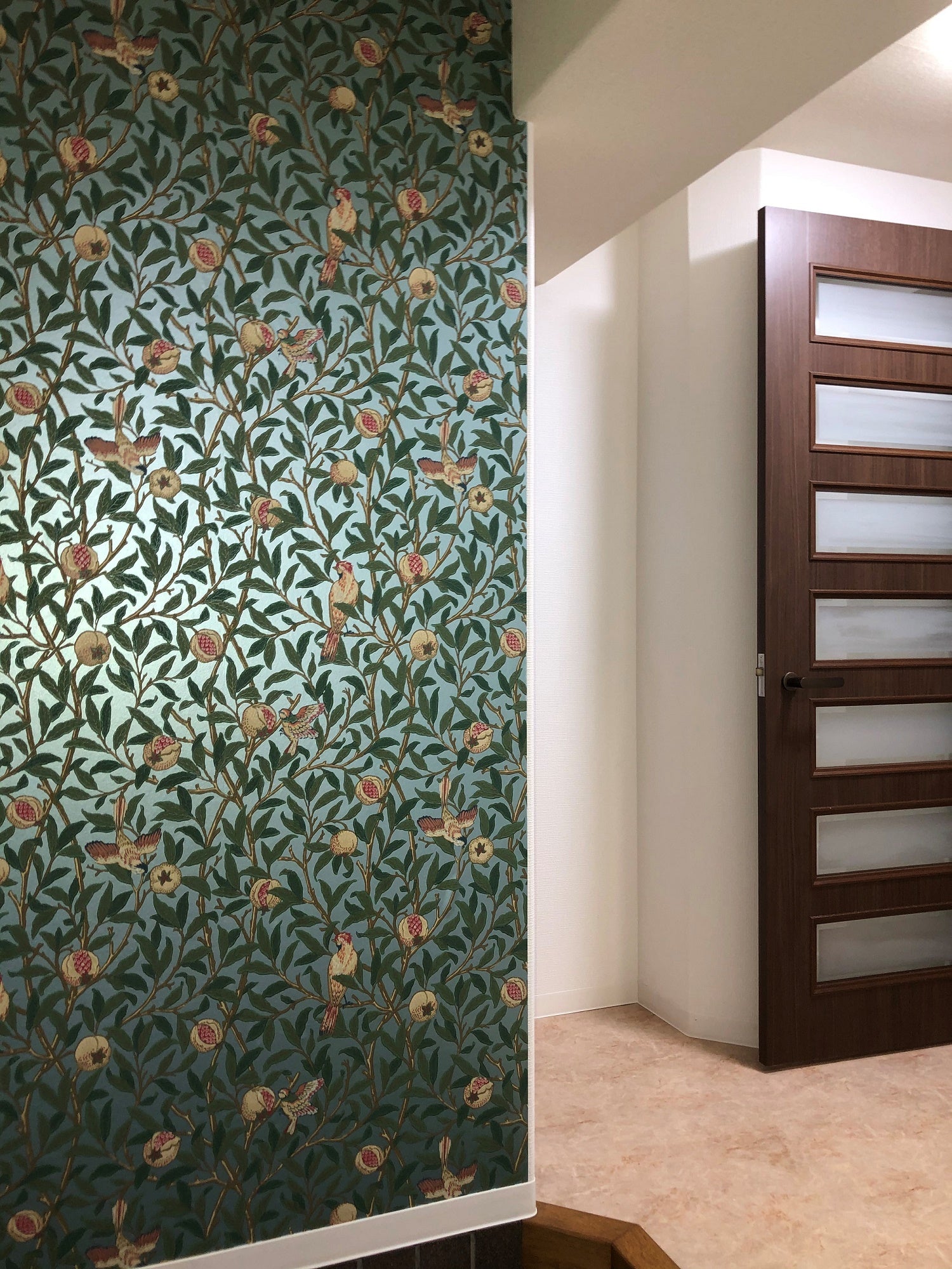 ウィリアムモリス 壁紙 鳥とザクロ 壁紙 ウォールペーパー クロス イギリス製 楽天市場】ウィリアムモリス 壁紙 鳥とザクロ Bird