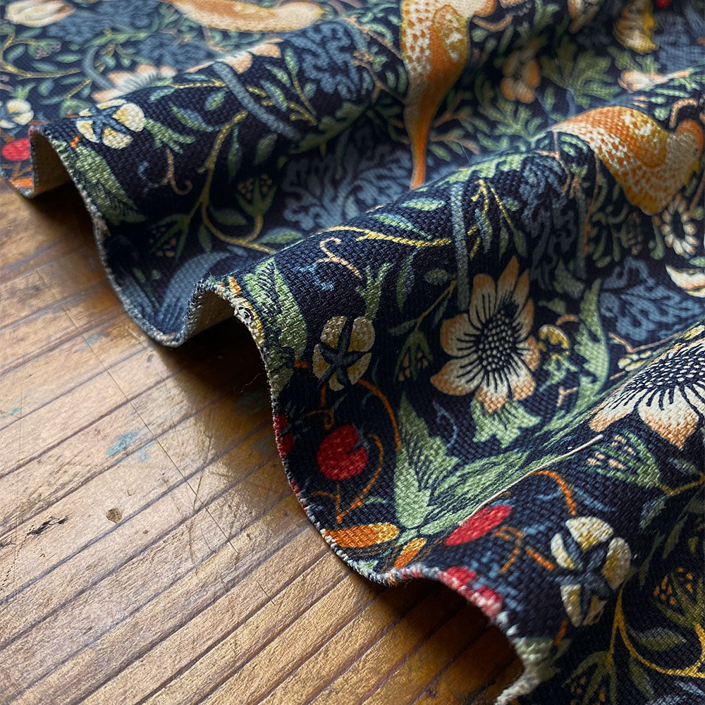 生地 オックス 布 いちご泥棒 Strawberry Thief 1m単位